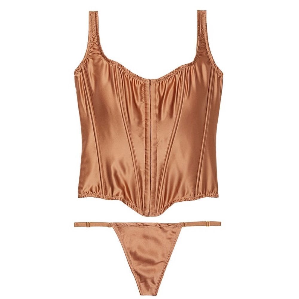 Victoria’s Secret Women’s VERY SEXY
Classic Silk Corset Set in the Size Large